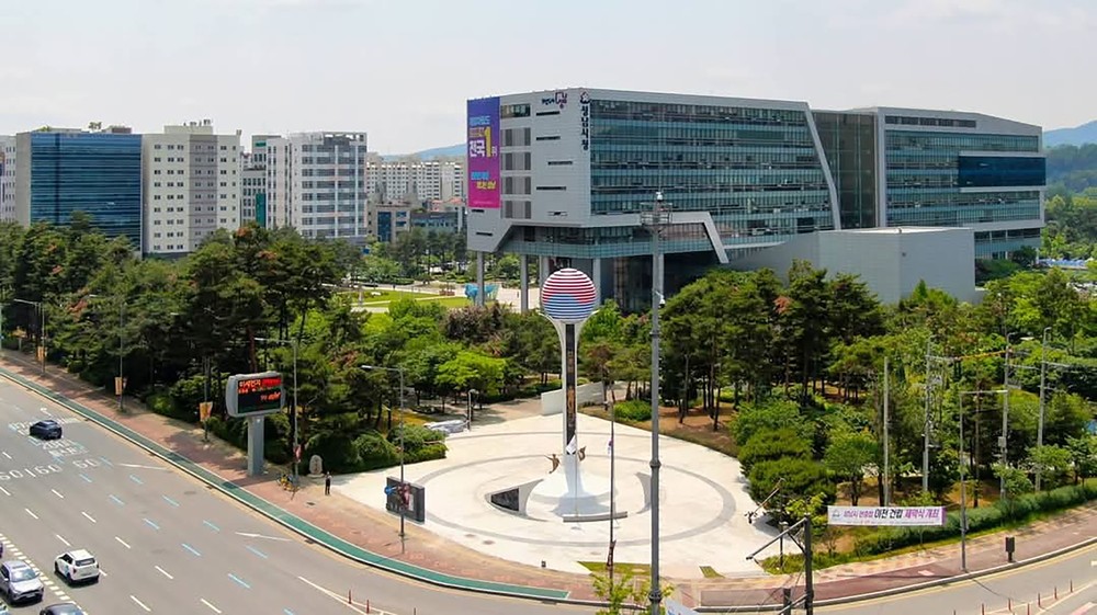 성남시, 시청 공원 현충탑서 새해 참배 행사