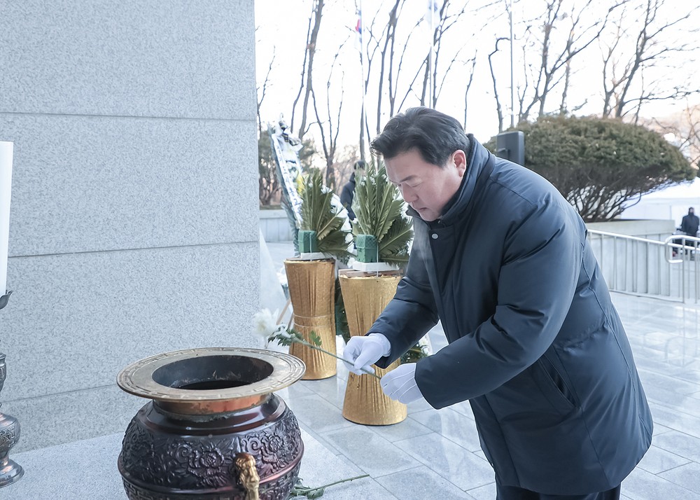 임병택 시흥시장, 현충탑 참배로 병오년 새해 출발