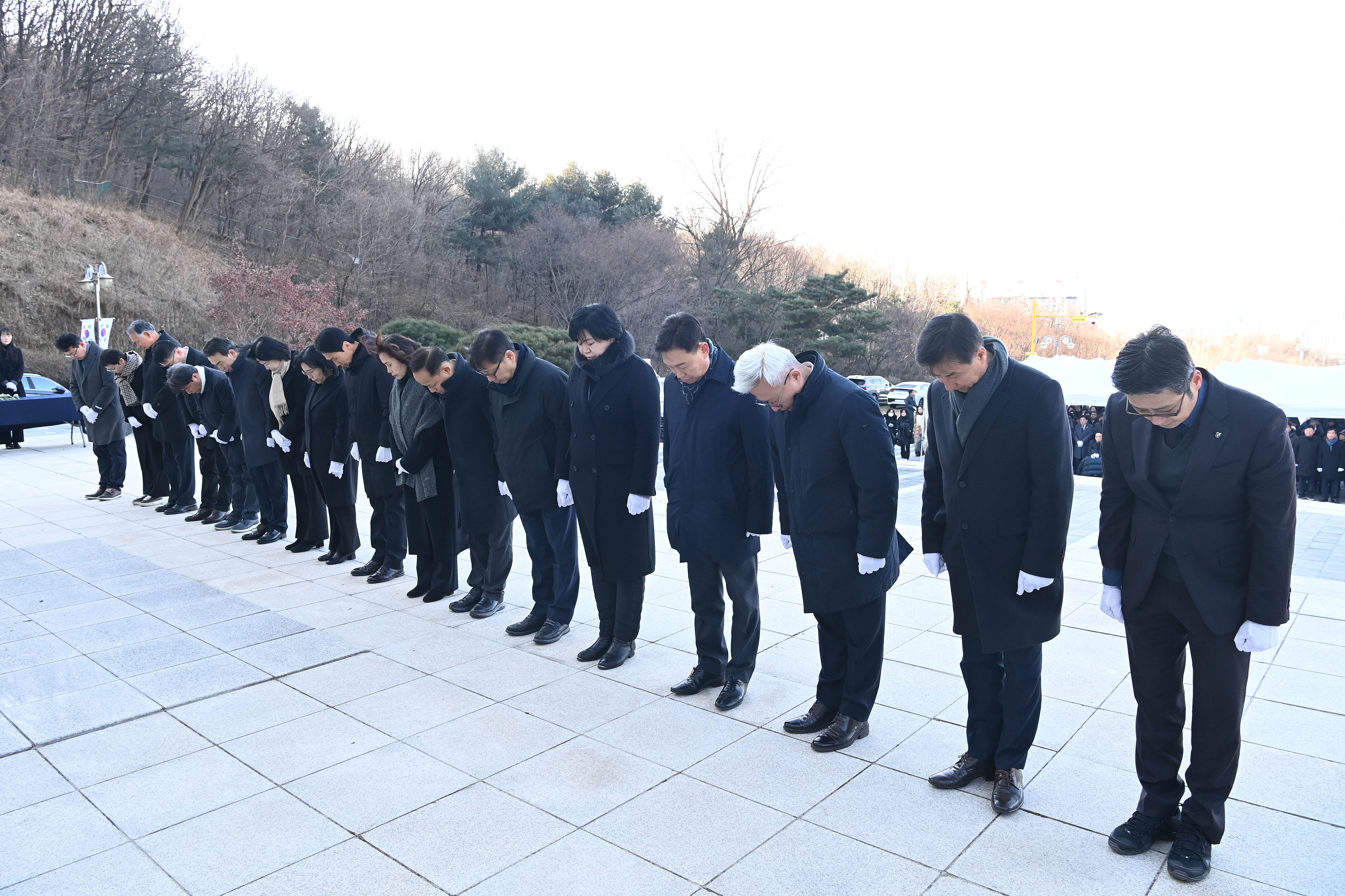 부천시, 순국선열 넋 기려…새해 첫날 현충탑 참배