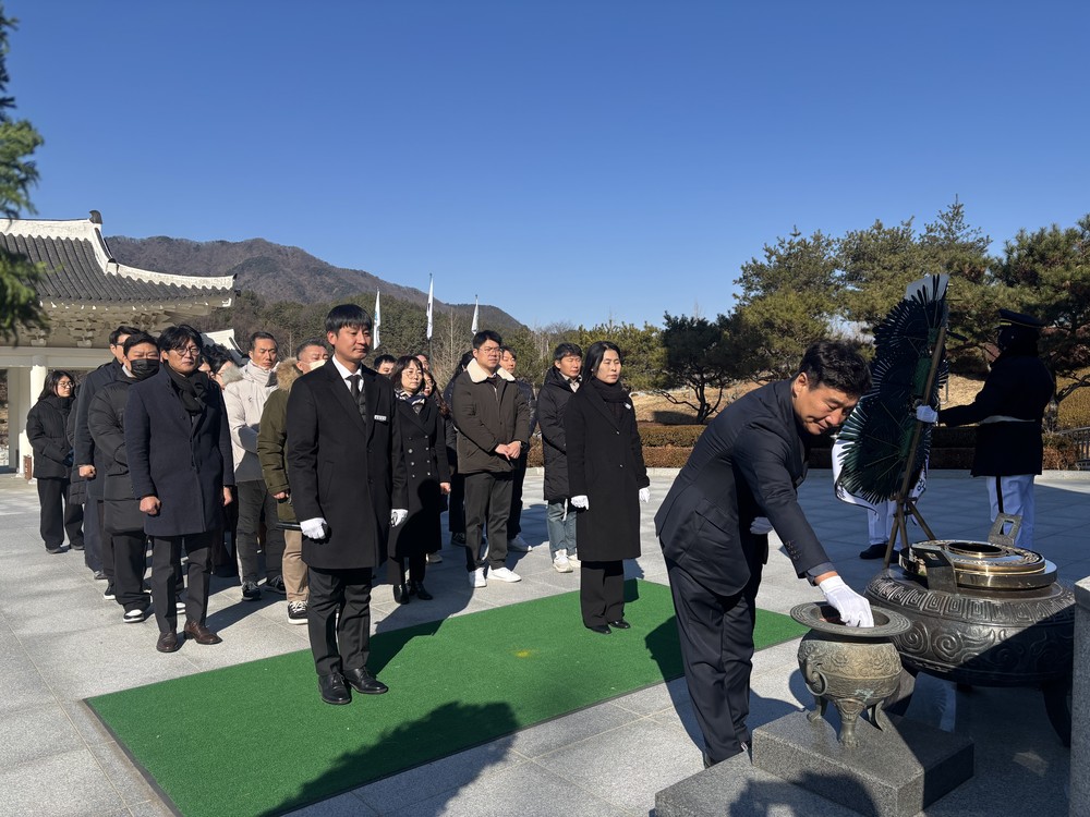전주정보문화산업진흥원, 병오년 새해 첫 공식 업무로 국립임실호국원 참배