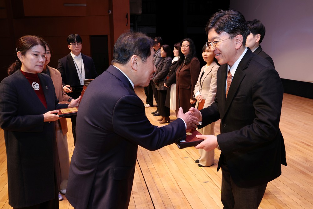 한국필립모리스, 일자리 창출 유공으로 양산시장 표창 수상