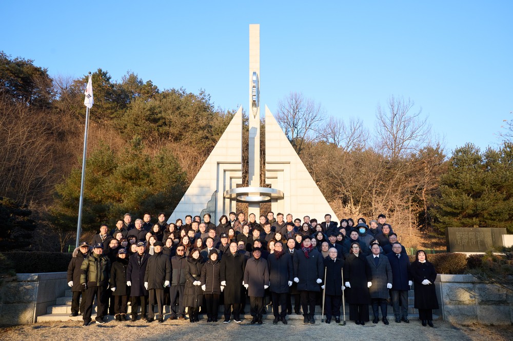 양주시, 현충탑 참배로 2026년 병오년 첫 출발