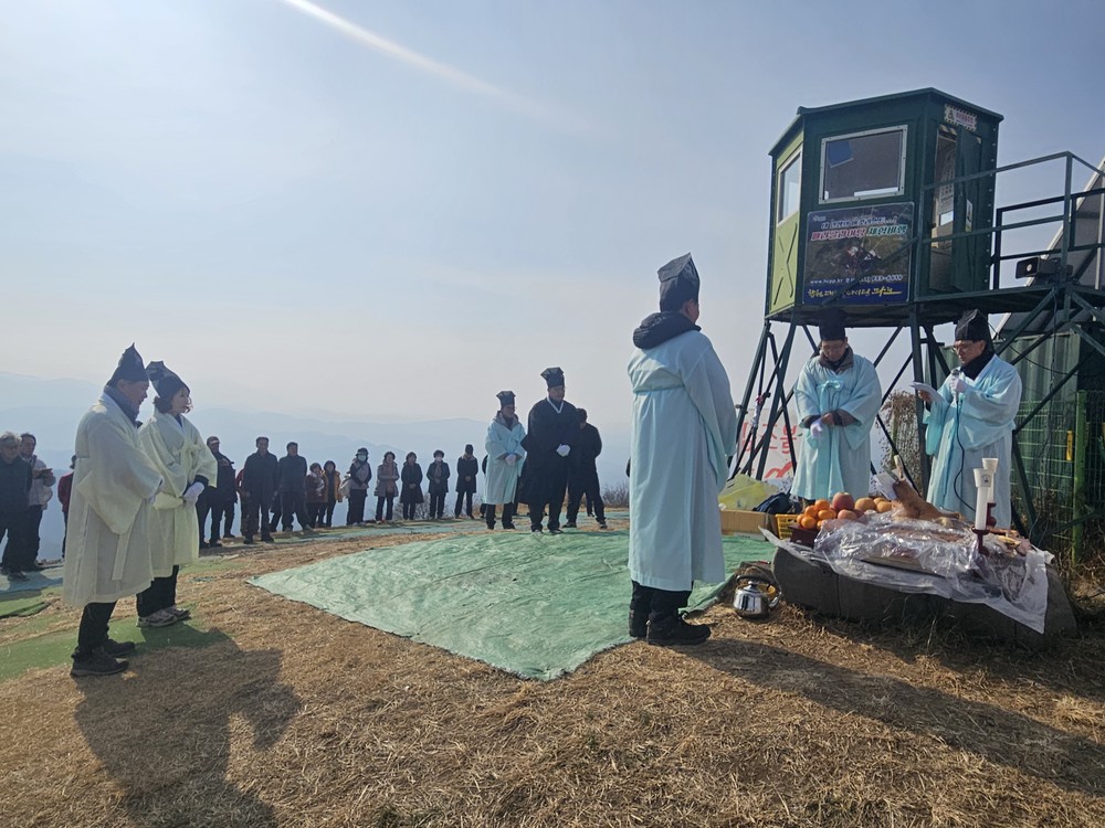 대양면산우회 새해맞이 제36회 대암산 산신제 봉행