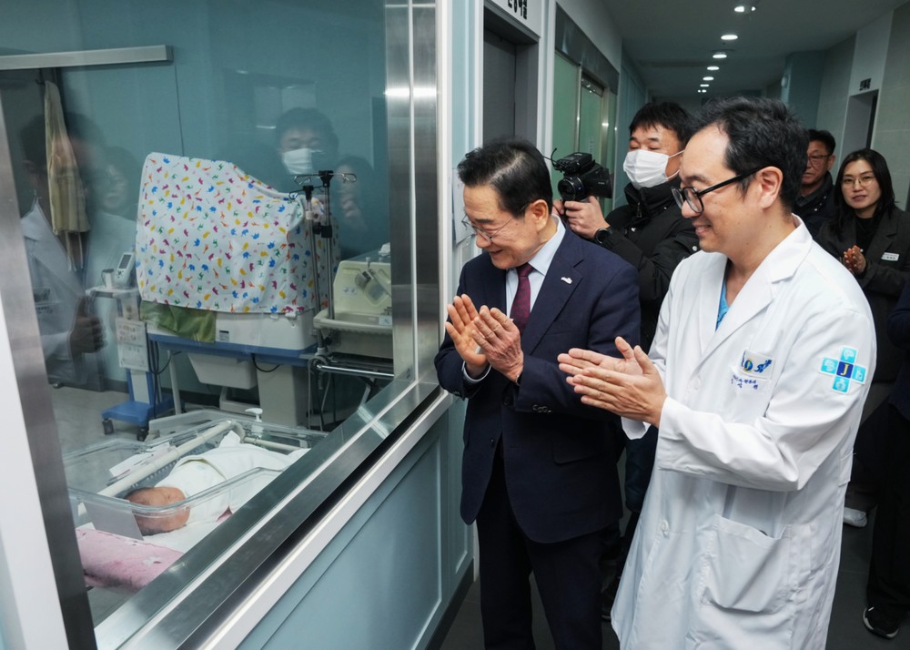 영천시, 2026년 병오년을 밝힌 새해둥이 탄생 축하