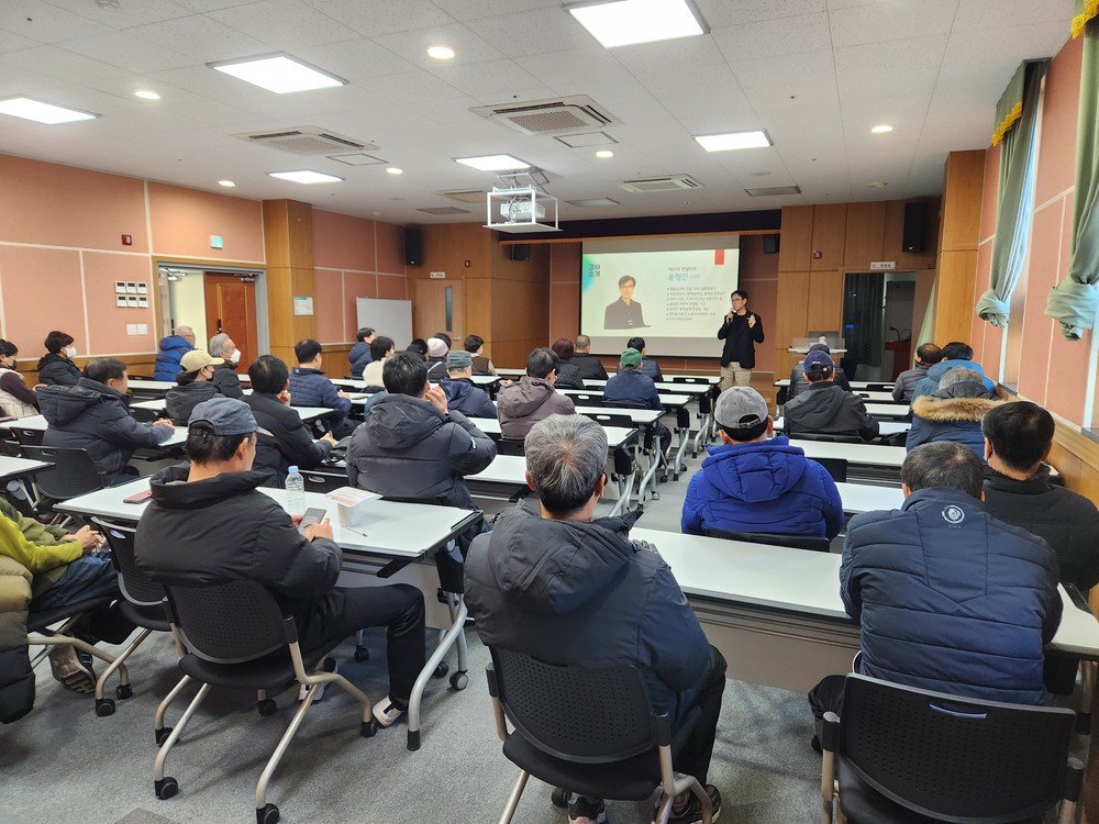 ㈜디엠로드 지역아동센터 후원금 전달