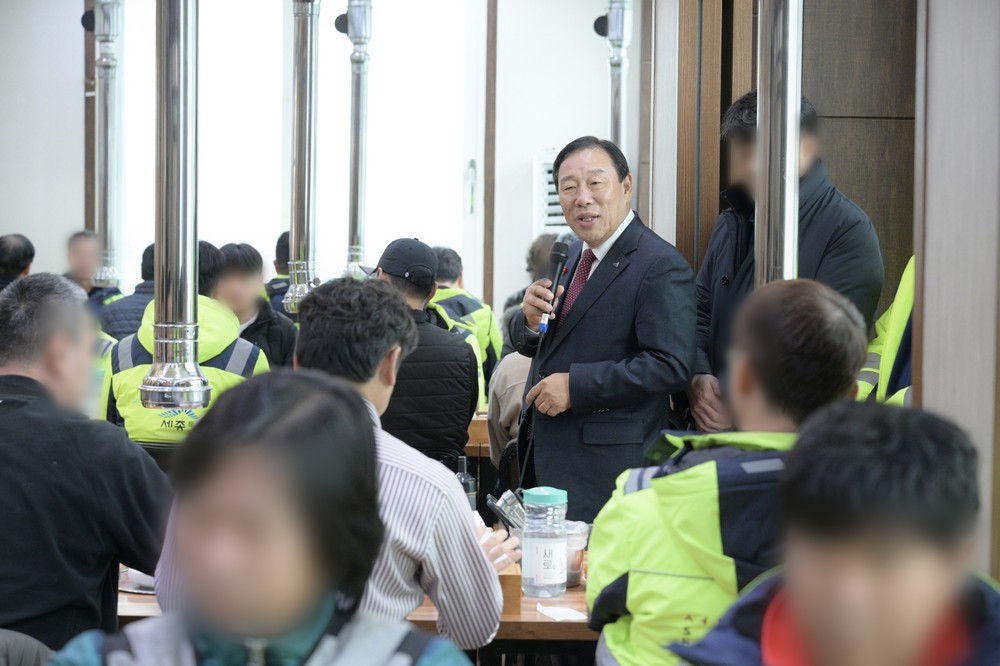 최민호 시장, 새해 맞아 환경관리원 노고 격려