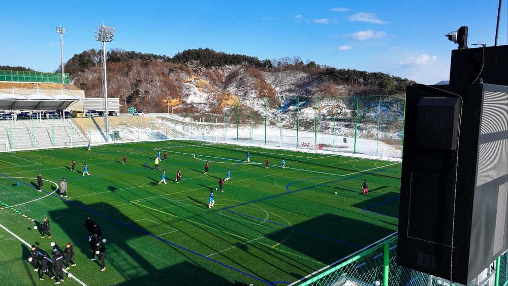 괴산군, 한겨울에도 식지 않는 ‘축구 열기’…전지훈련으로 지역에 온기 더해