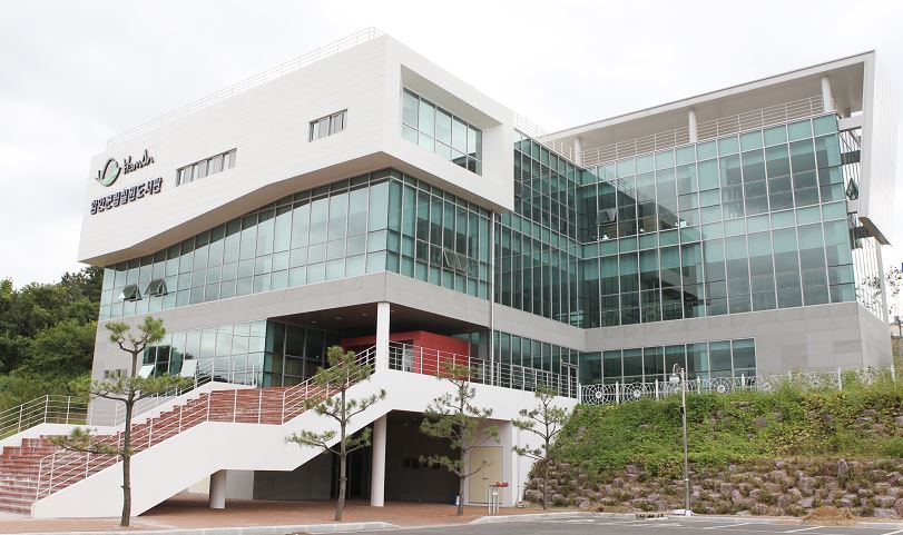 함안군립 칠원도서관, 건물 전체 개보수 공사로 인한 휴관
