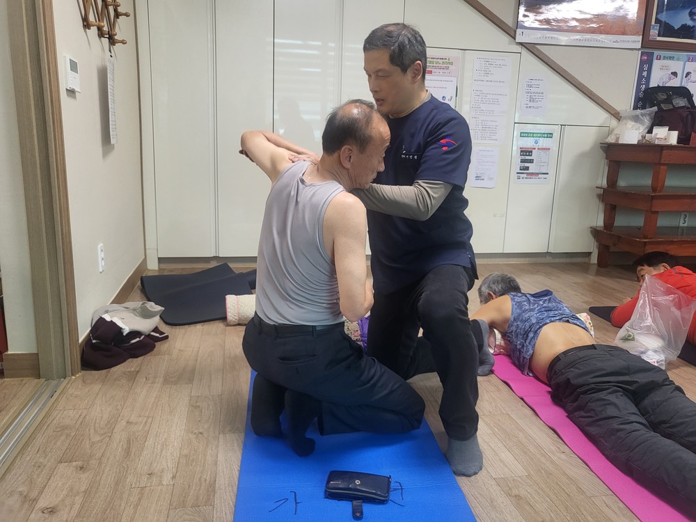 서울 동제한의원, 단양군 가곡면서 어르신 의료봉사 펼쳐