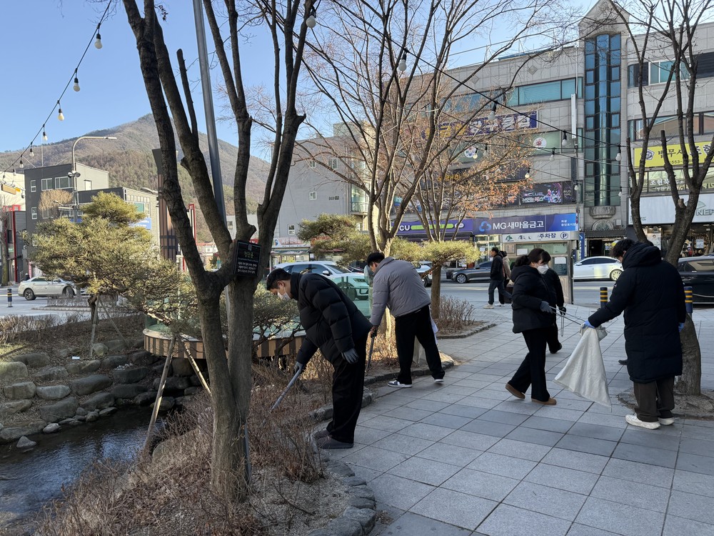 태백시, 태백산 눈축제 성공 개최 기원 행사장 일대 환경정화 활동 실시
