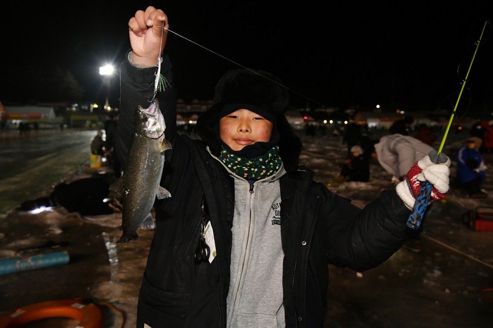 24일간 밤낮 산천어 얼음낚시, 13살 소년의 산천어축제 사랑