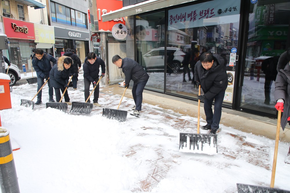 정읍시, 2일 새벽 강설에 제설 ‘총력전’…시민 불편 최소화 온 힘