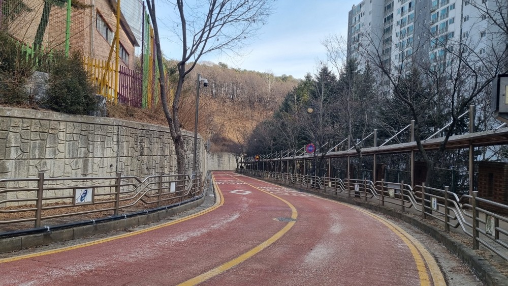 용인특례시 수지구, 성복초·중 진입도로 자동염수분사장치 설치 완료
