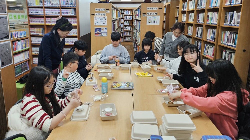 수원시 영통구 매탄2동, 새마을문고 ‘진주 모나카 만들기’ 행사 개최