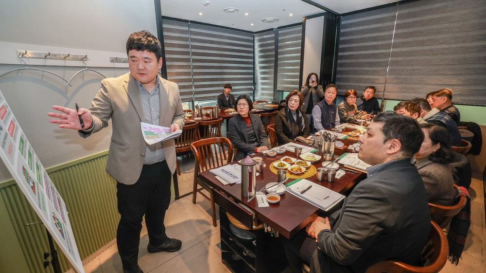 과천시, 지역상권 활성화 위한 현장 소통 강화…상인회와 간담회 가져