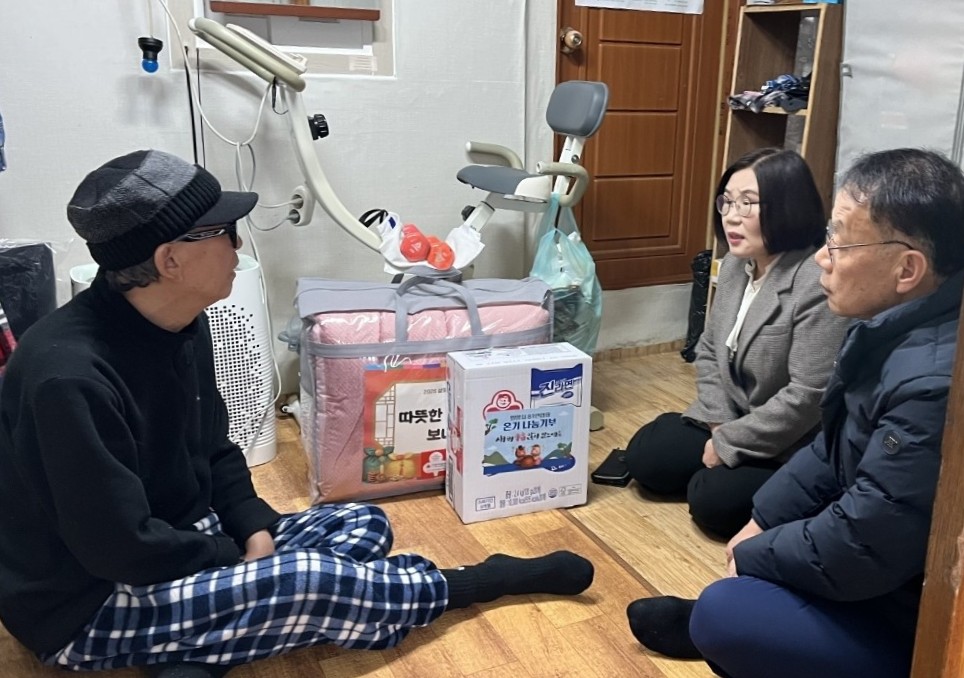 밀양시 교동, 설 연휴 앞두고 홀몸 어르신 안부 살펴