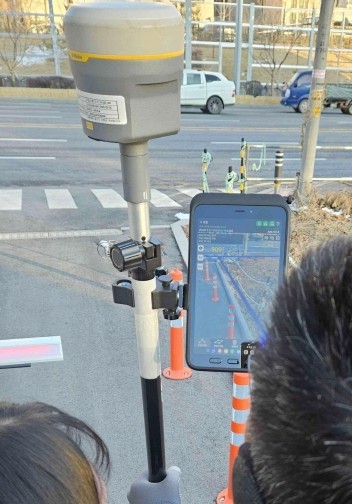 지적재조사 경계설정, 증강현실(AR)로 본다…이천시 전국 첫 실무 적용