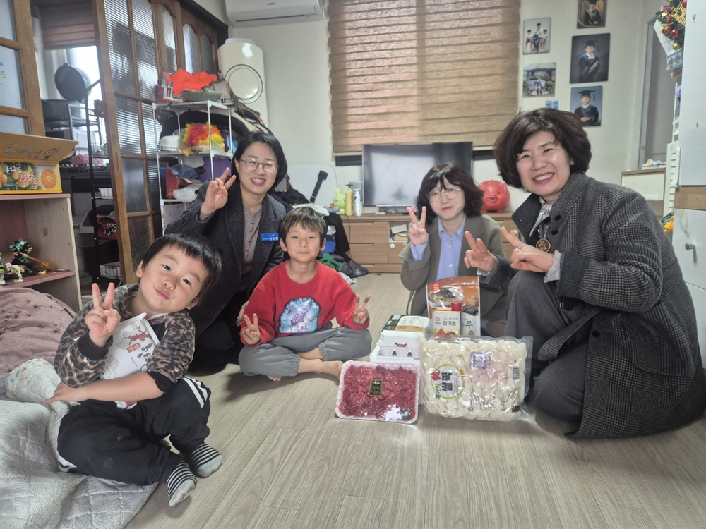 장흥군 드림스타트, 85가구에 설맞이 ‘복꾸러미’ 전달