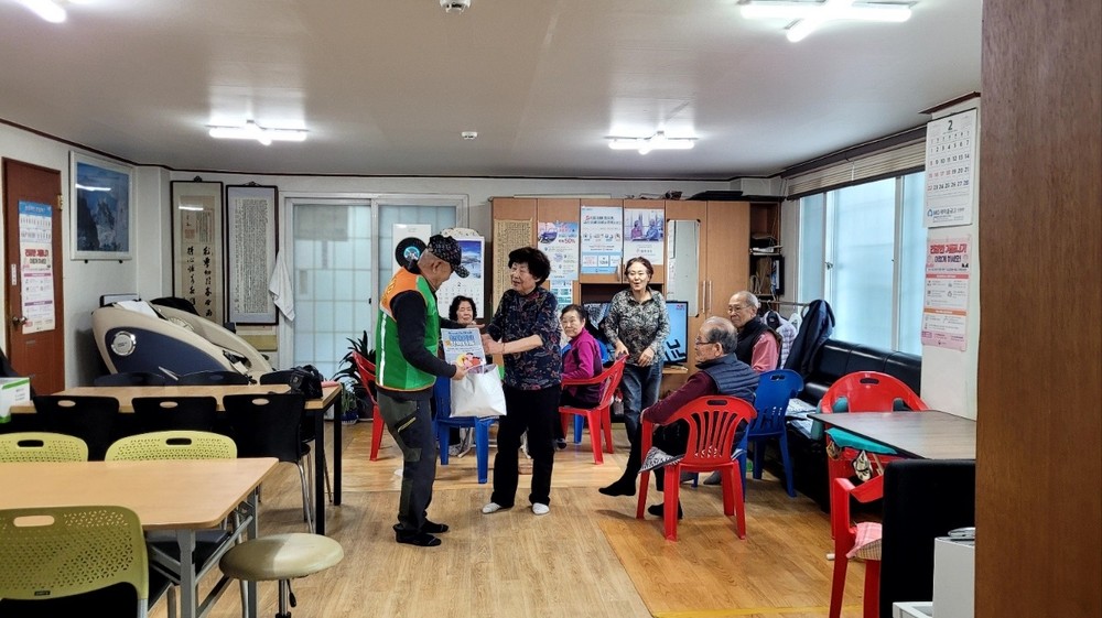 원주시, 한파쉼터에 방한물품 단계적 지원 추진