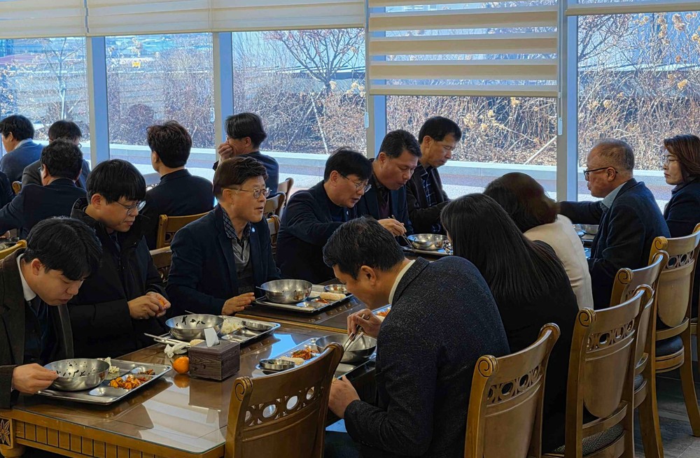 최훈식 장수군수, 설 명절 직원들과 떡국 오찬 가져