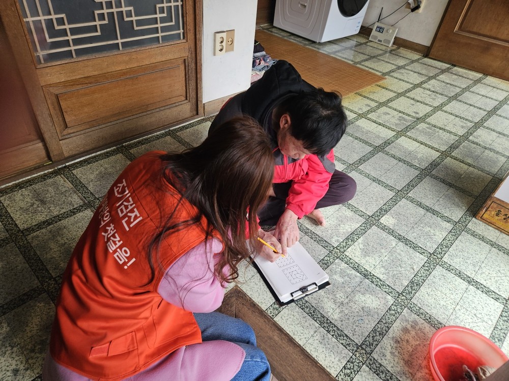 치매예방!! 치매 조기 검진으로 시작!! 고성군, 2026년 찾아가는 치매집중검진 실시