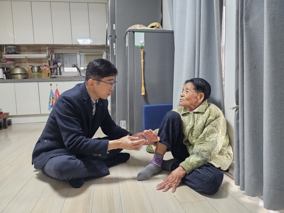 포항시, 설 명절 맞아 경북 유일 생존 위안부 피해자 어르신 위문