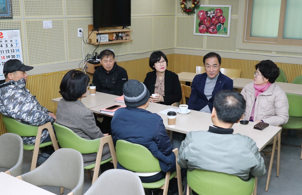 정장선 평택시장, 설 앞두고 전통시장 방문 상인들과 현장 소통