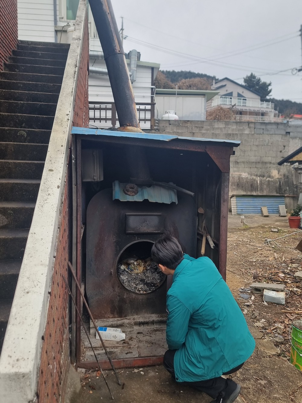 거제시, 겨울철 화목보일러 불법소각 집중 단속