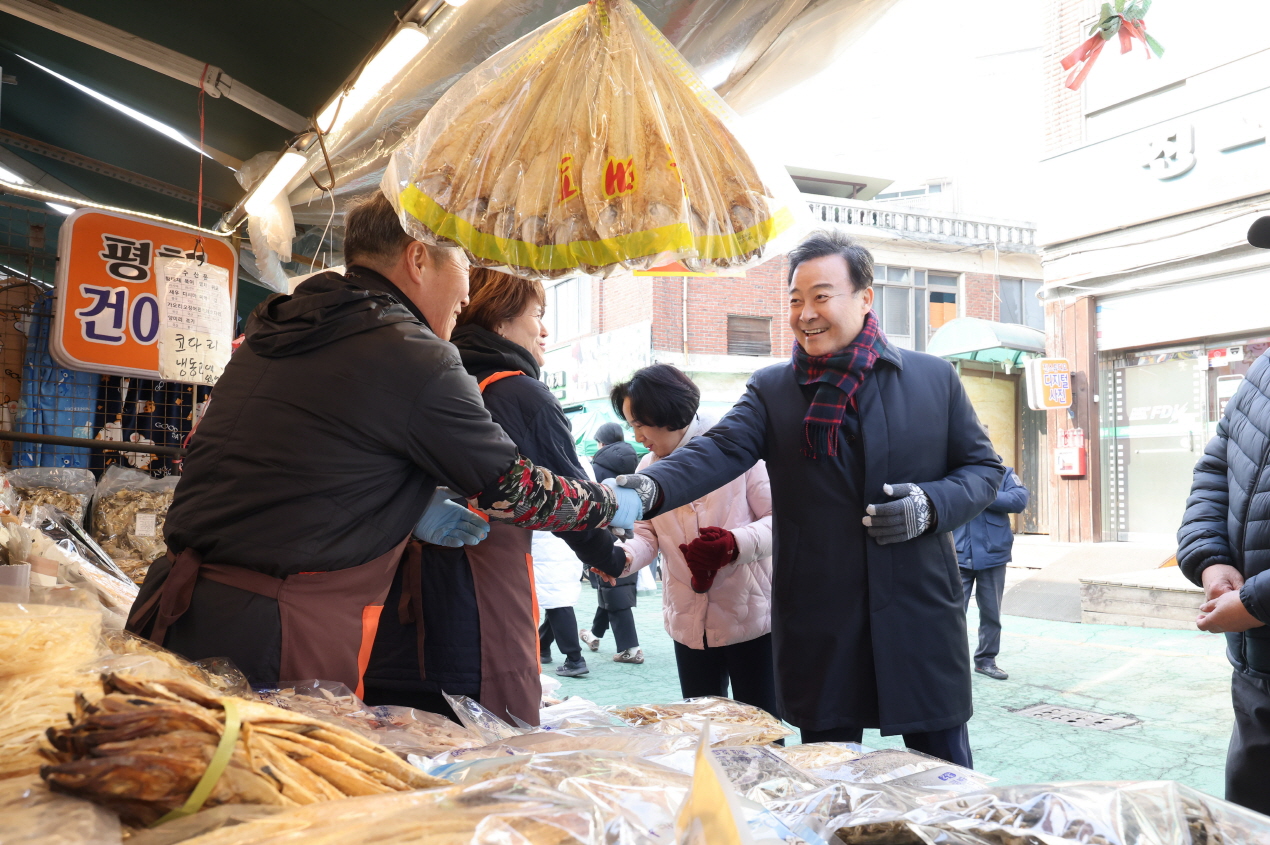 김성제 의왕시장, 설 명절 앞두고 도깨비시장 방문 …전통시장 장보기 행사 실시