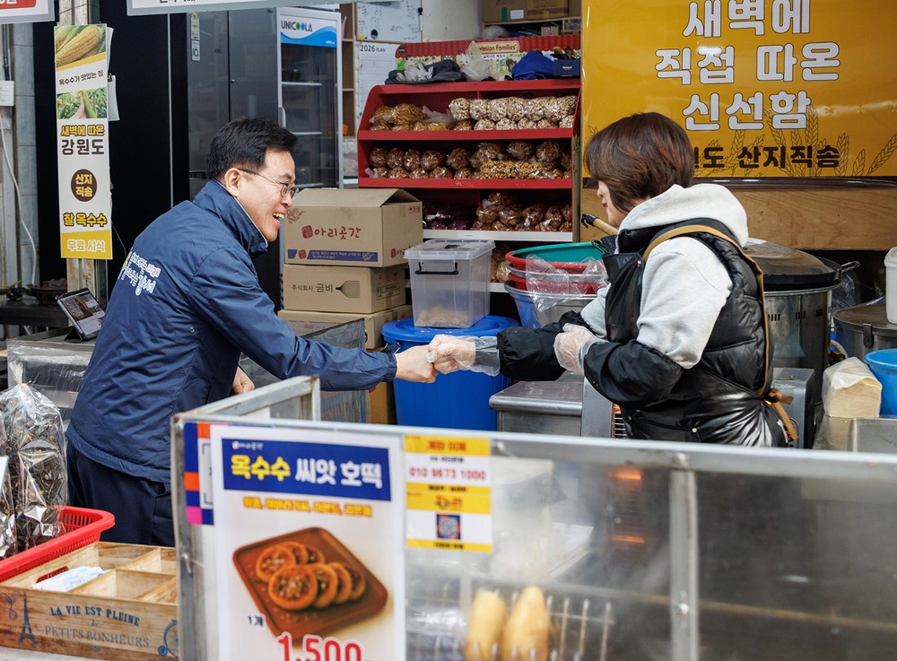 진교훈 강서구청장, 설 앞두고 이틀 연속 전통시장 찾아 민생 점검