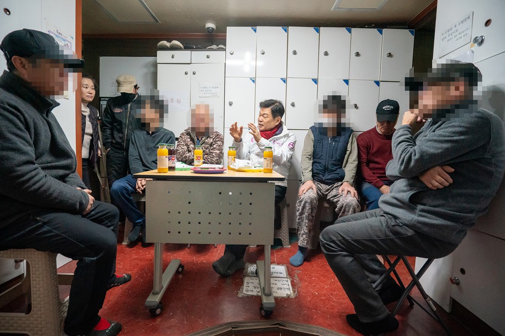 이필형 동대문구청장, 고시원 1인가구 만나…“마음의 고립 깊어지지 않도록”