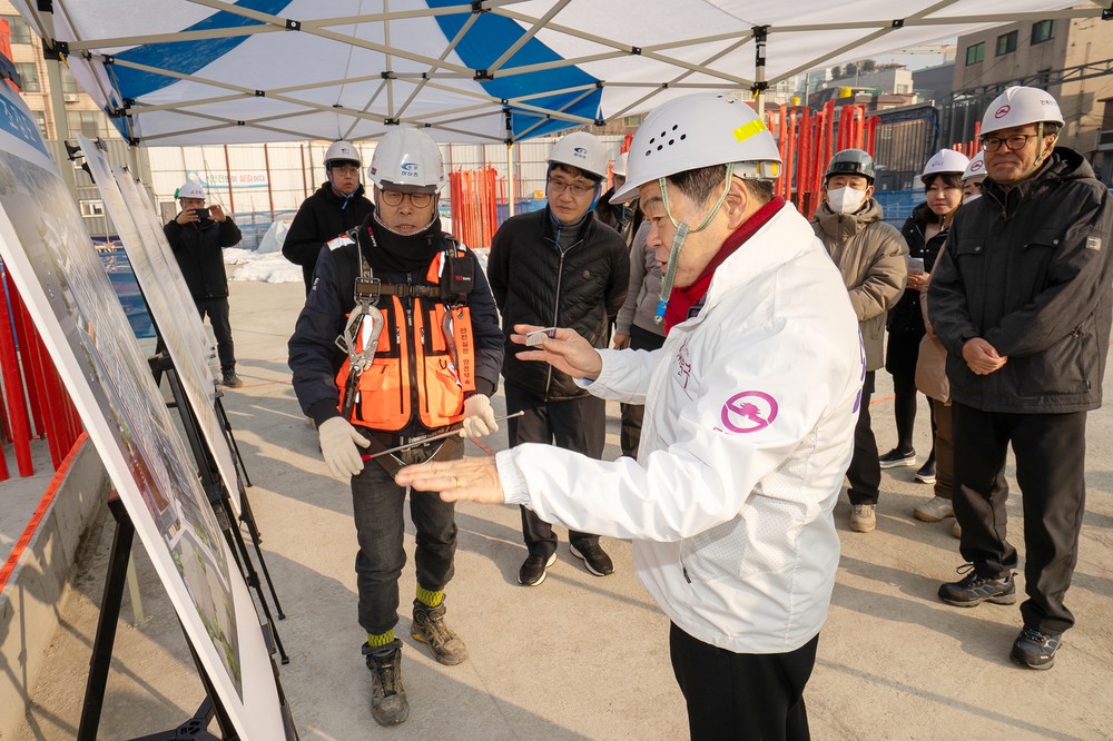 동대문구, 시립동대문노인종합복지관 건설 현장 점검…안전 최우선