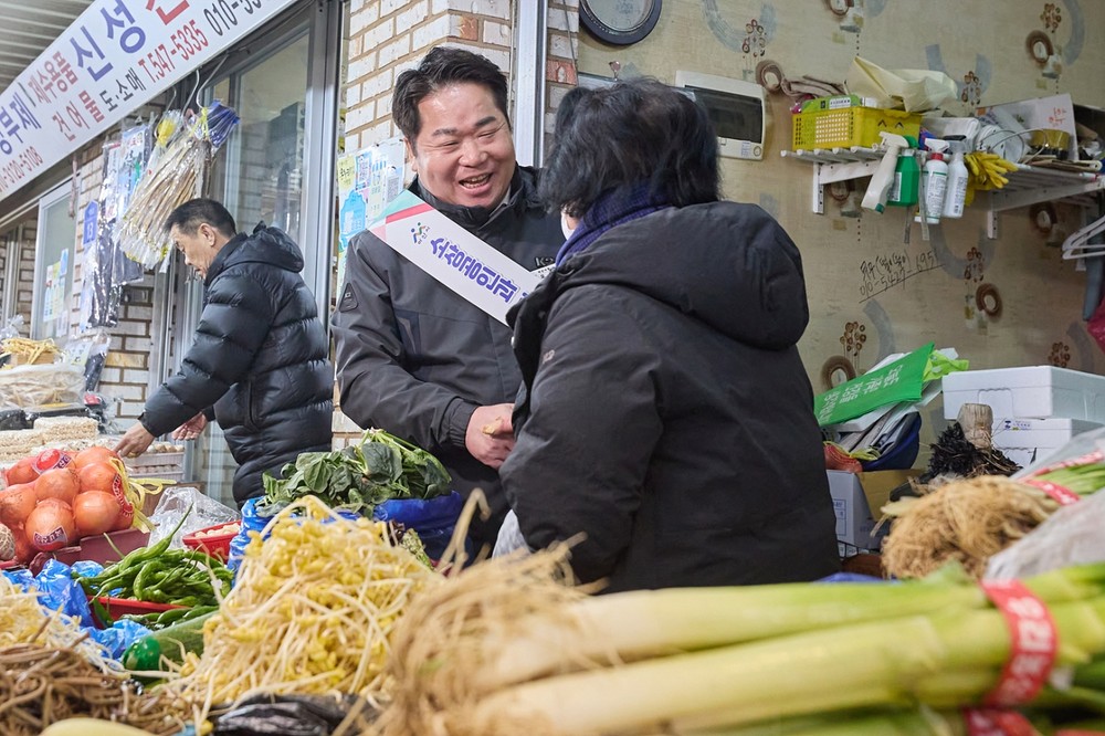오세현 아산시장, 설 명절 맞아 ‘전통시장 장보기’ 나서