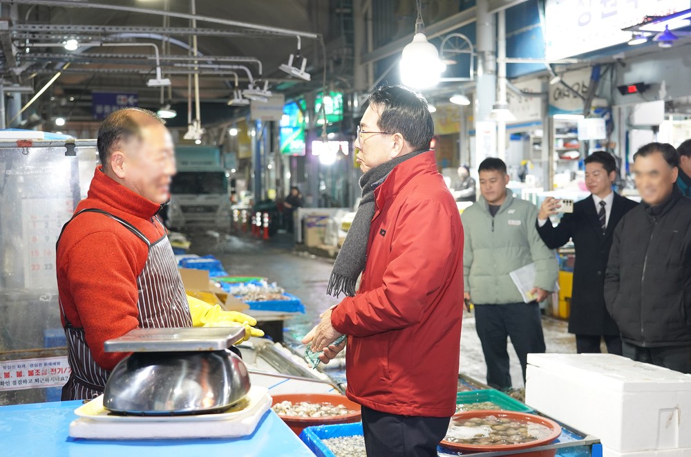이완섭 서산시장, 설 명절맞이 서산동부전통시장 방문