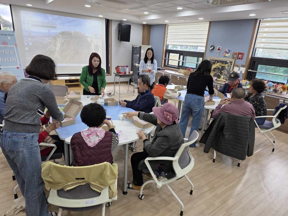 괴산군보건소 치매안심센터, 경증치매환자 인지기능 회복 돕는 ‘기억올림’ 대상자 모집