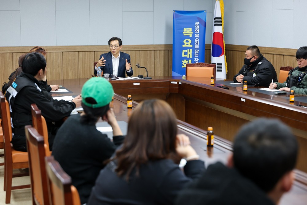 영암군, 배달업 종사자와 목요대화 열고 현장 애로 청취