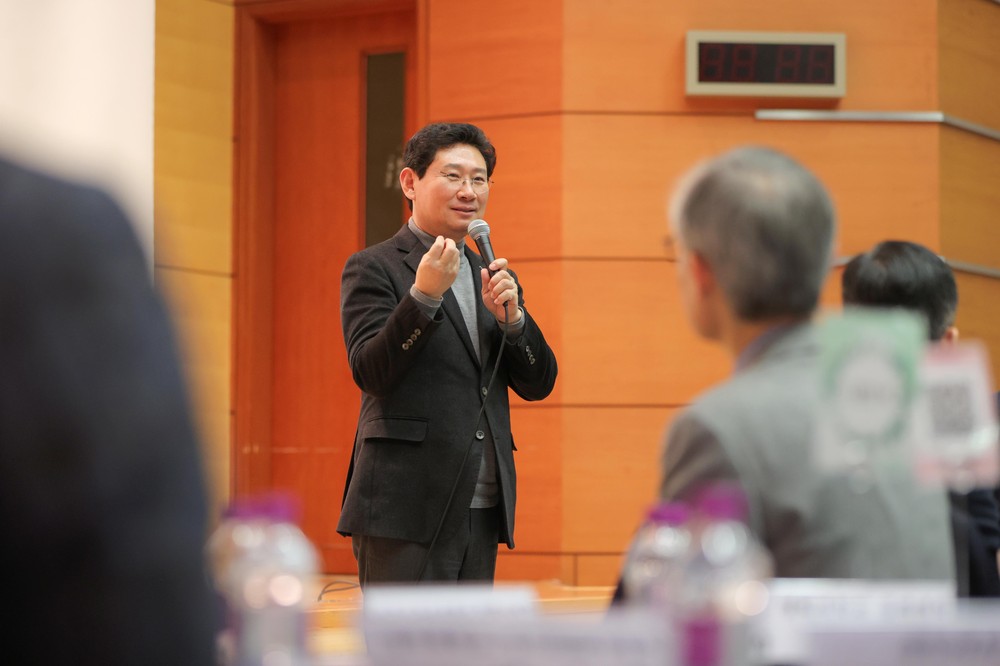 이상일 시장 “반도체와 인공지능은 분리할 수 없는 분야…반도체산업에 인공지능 기술이 효율적으로 활용될 수 있도록 지원하겠다”