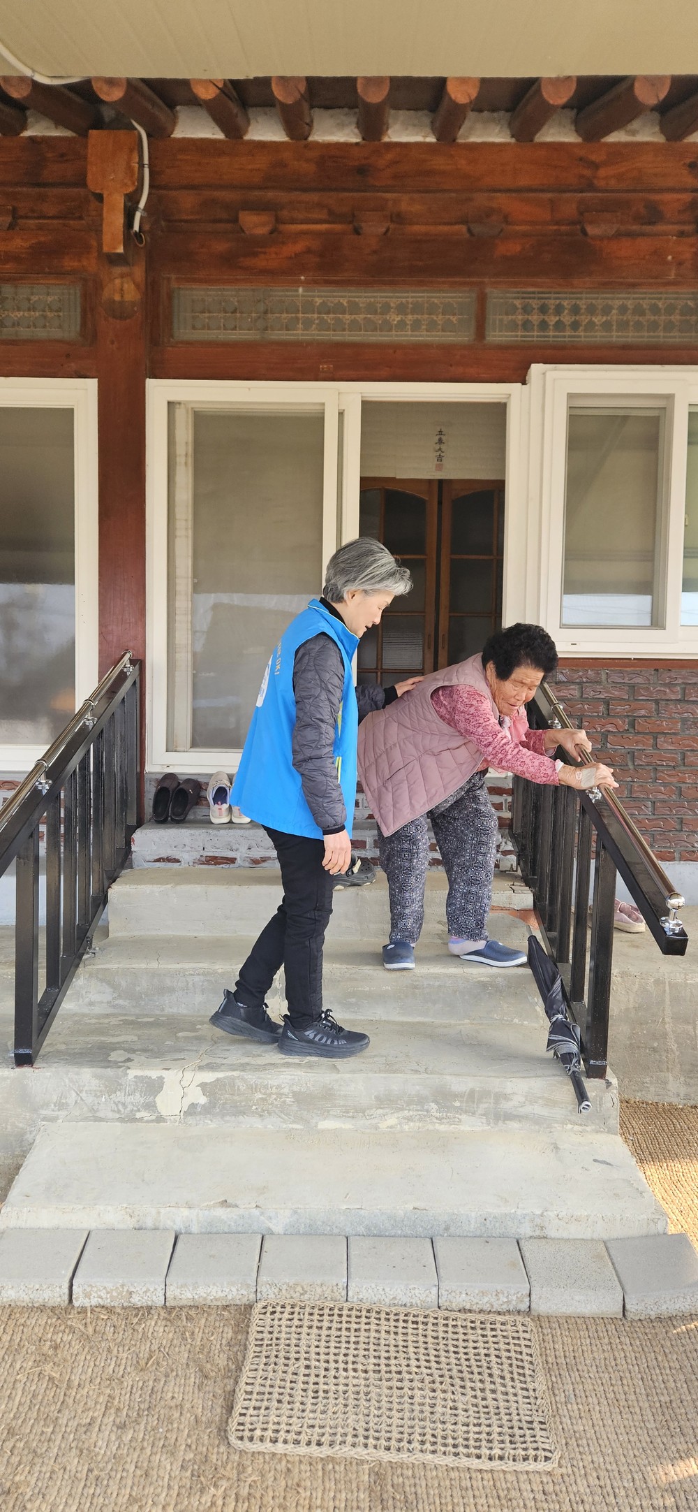 마산면 우리동네 복지기동대, 안전바 설치로 어르신 마음에 봄이 솔솔~
