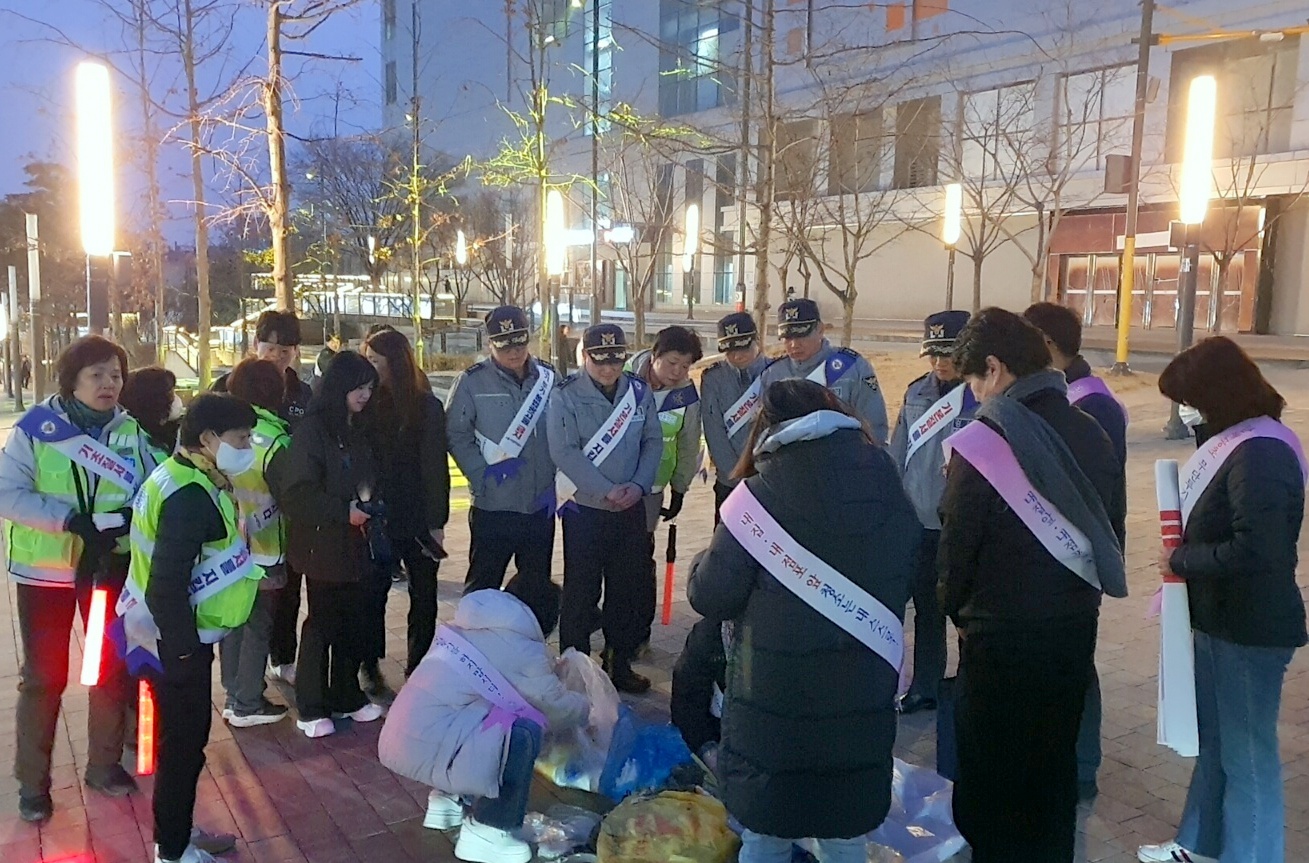 '깨끗한 신촌, 생활폐기물 다이어트' 서대문구·서대문경찰서 합동 캠페인