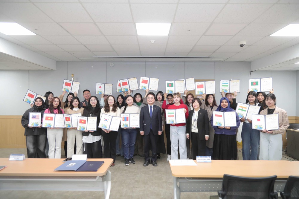 춘천시 명예통역관 38명 위촉
