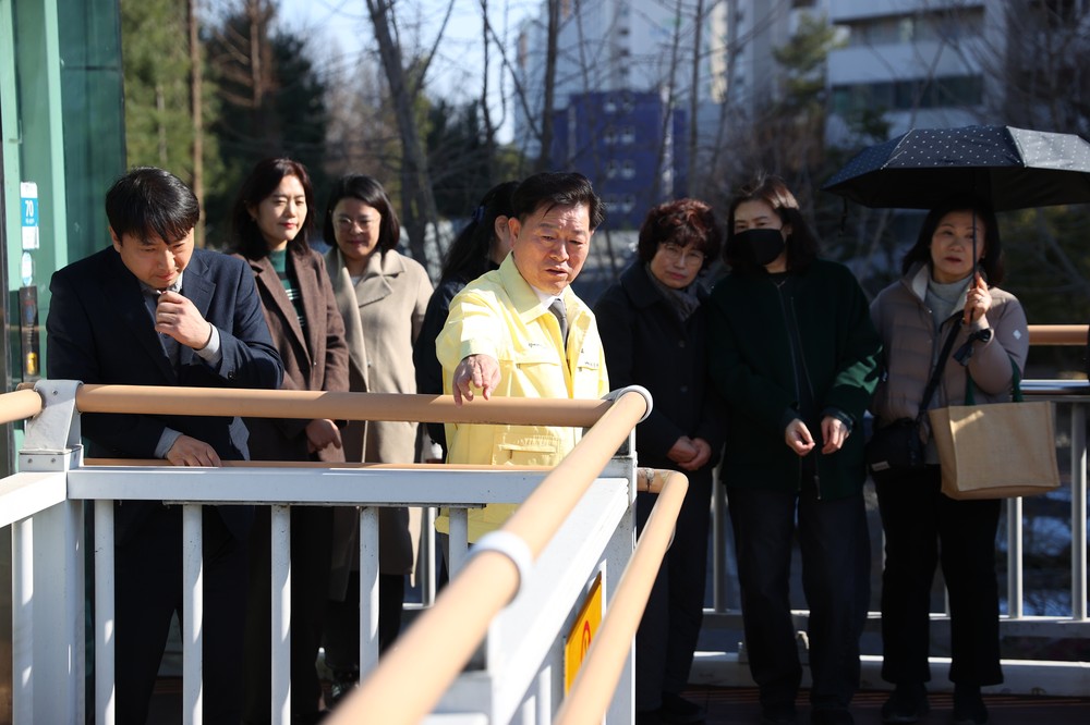 광명시, 시민 보행환경 개선… 햇무리육교 새 단장