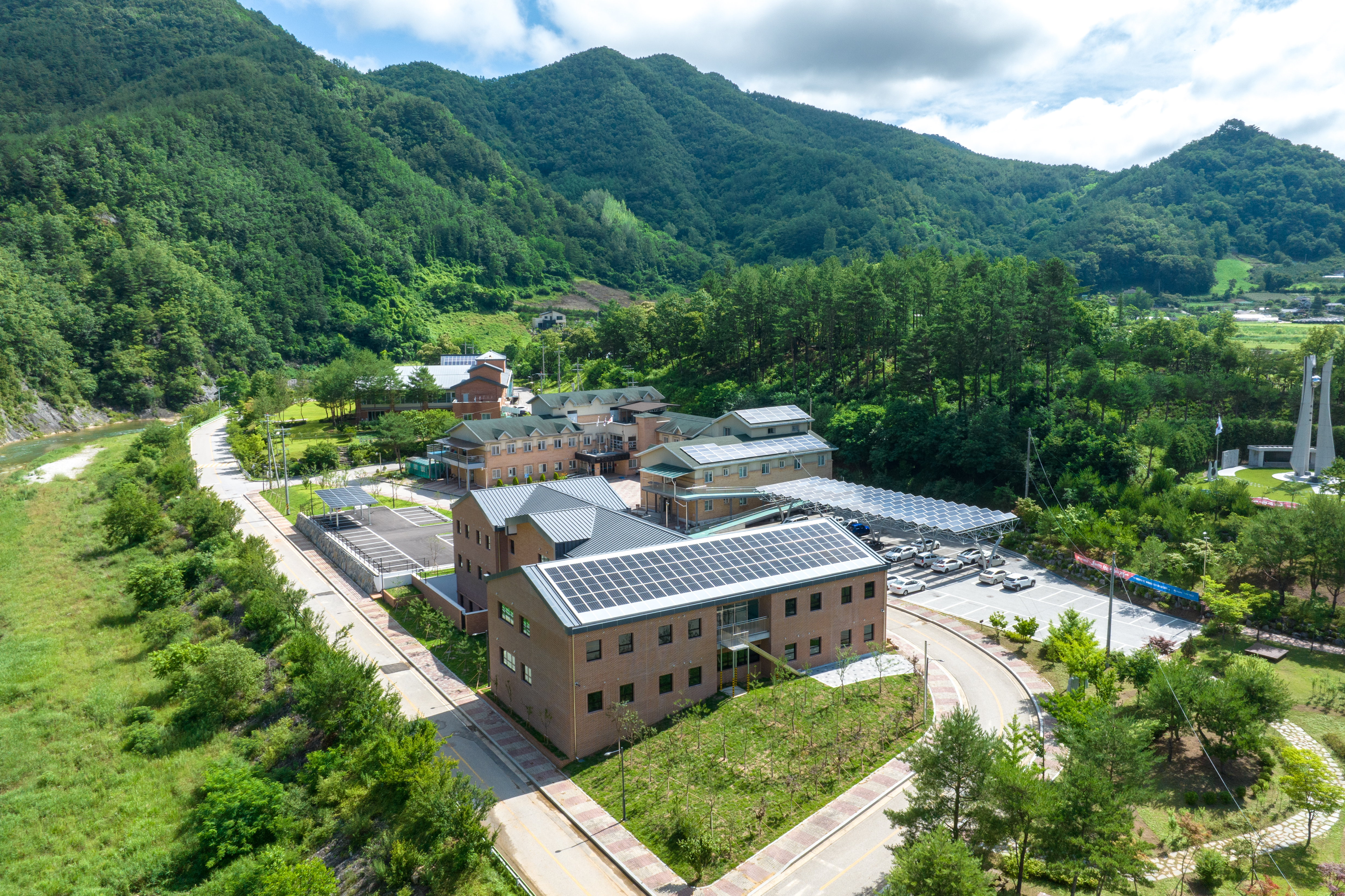 정선군, 노인요양·치매전담 연계 운영 성과 가시화 ‘전문 돌봄·자연 치유 인프라까지 갖춘 노인복지 체계 구축’