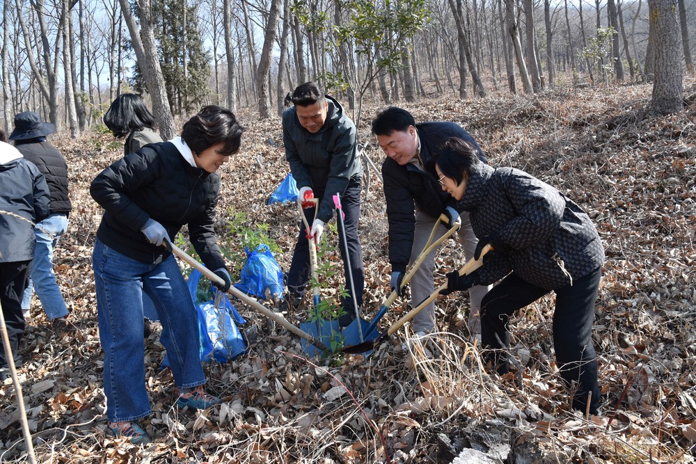 전남산림연구원, ‘숲과 함께하는 미래’ 희망의 나무심기