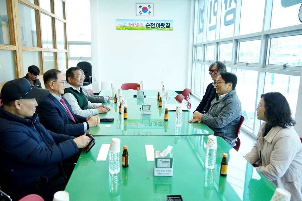 광주시, 순천 전통시장서 행정통합 민심 청취