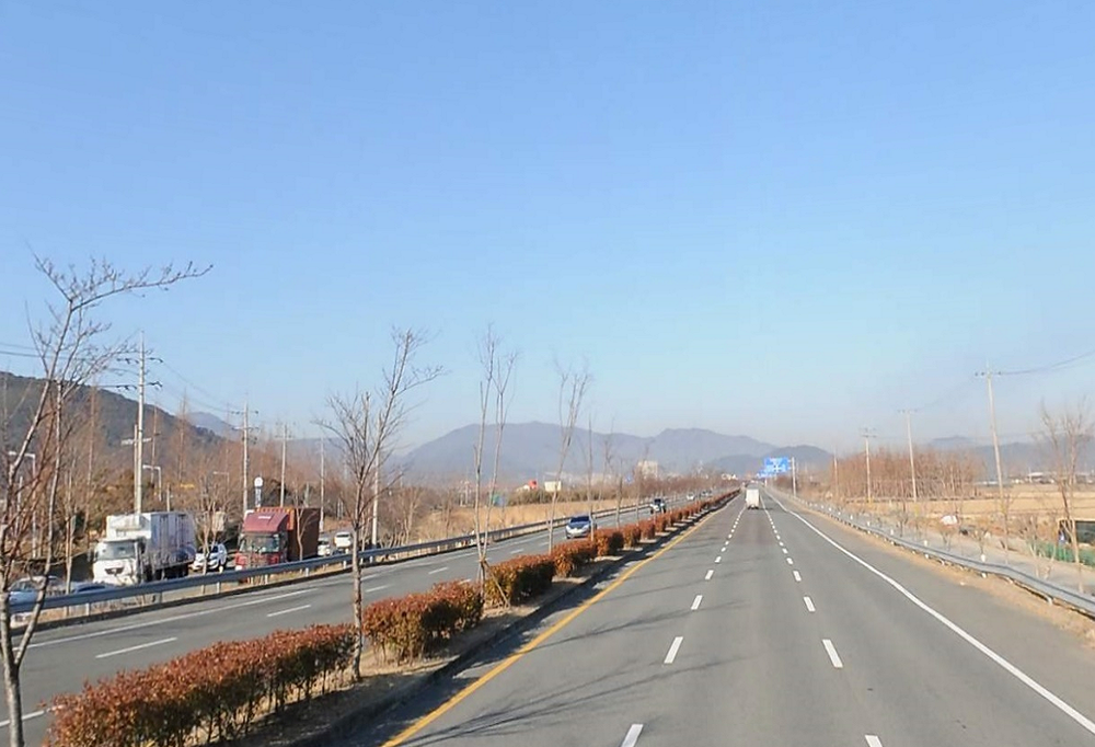 김해시, 장유로 가로등 설치로 야간 통행환경 개선