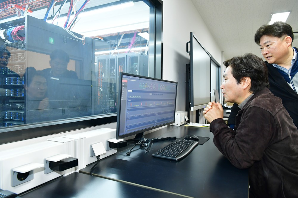 경산시, 지역 AI 기업 혁신 성장 거점 「초거대 AI 클라우드팜센터」 현장 방문