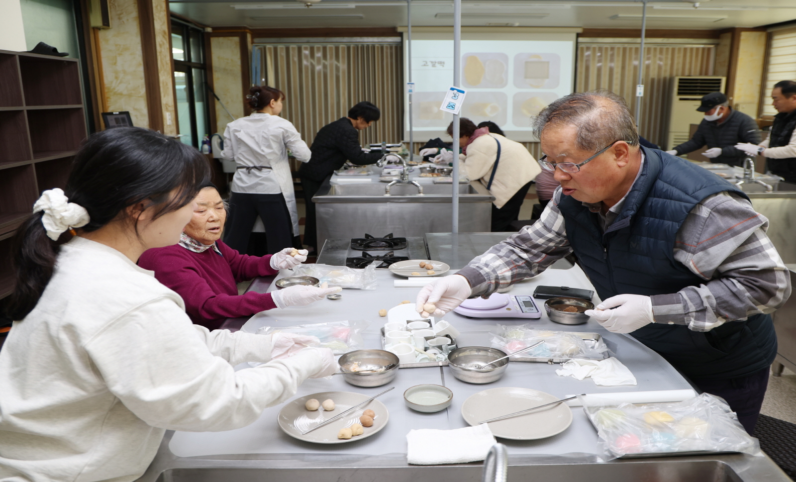 태안군, 농업·보건 손잡고 '농촌체험 치매예방교육' 추진