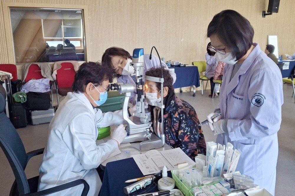 순창군, 취약계층 어르신 대상 무료 안과 검진 실시