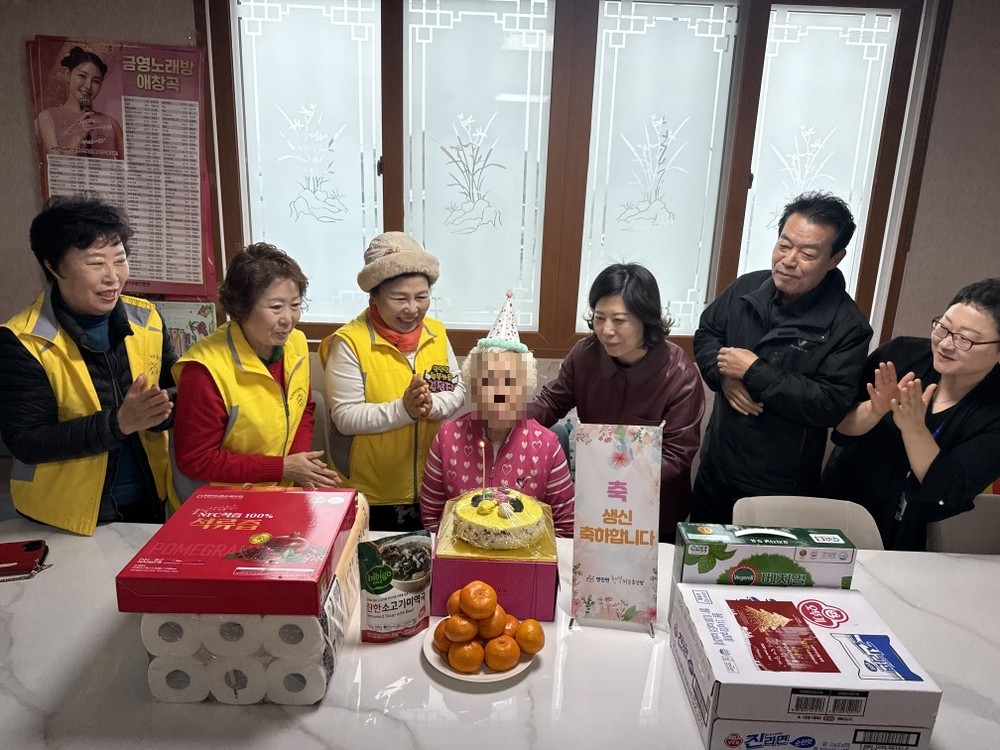 아산시 영인면 행복키움, 봄볕보다 따스한 '찾아가는 생신상' 온정 배달