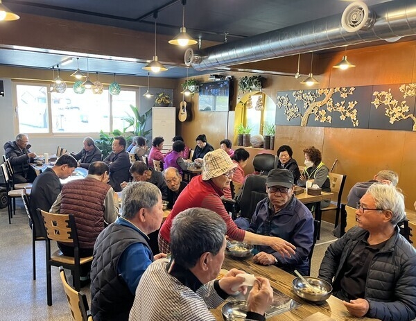부북면 ‘늘품정’, 어르신 무료 급식으로 이웃사랑 실천